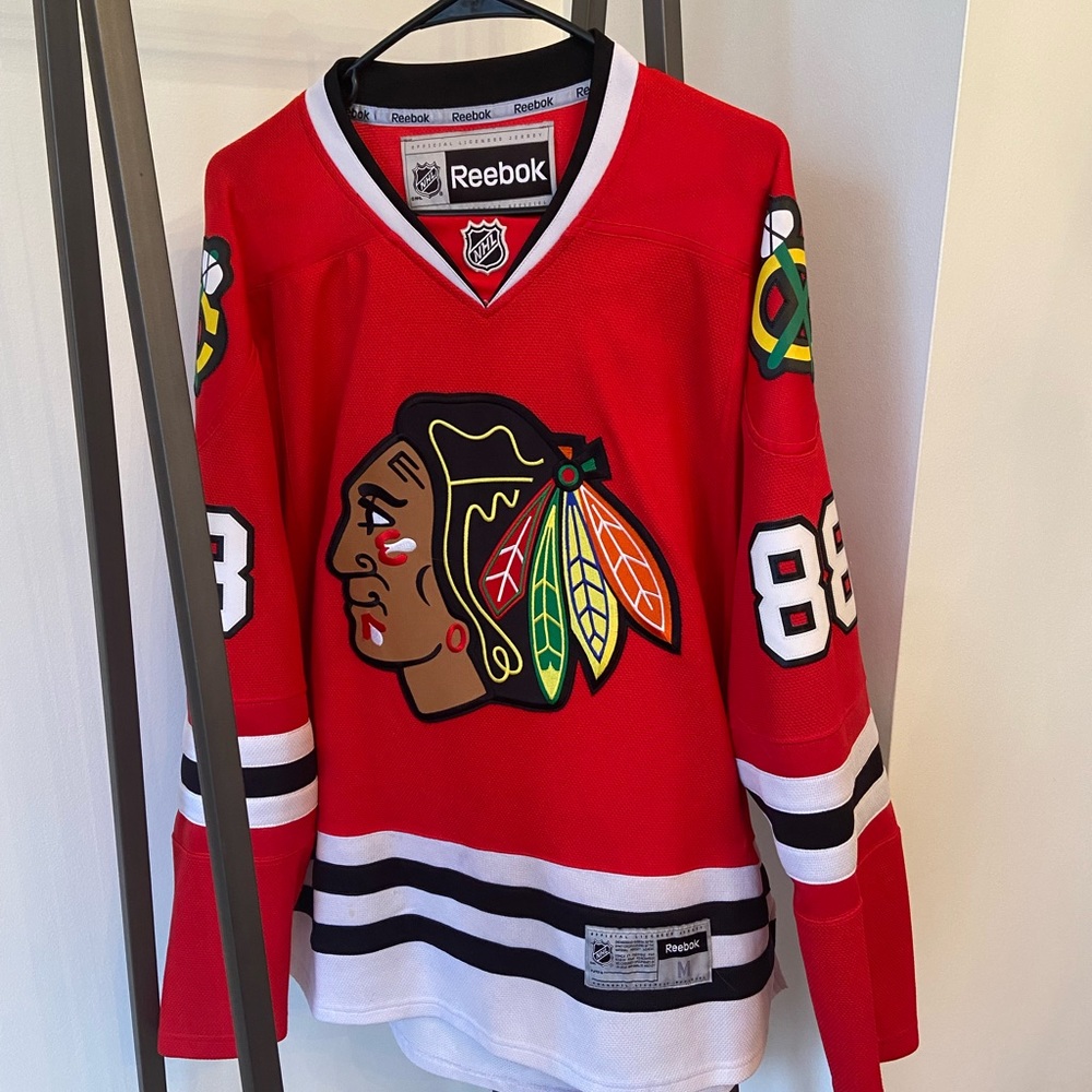 Blackhawks Patrick Kane #88 Hockey Jersey (Size: Medium)